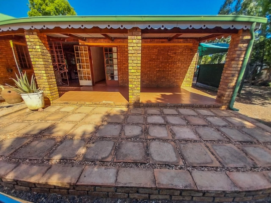 To Let 2 Bedroom Property for Rent in Broederstroom North West